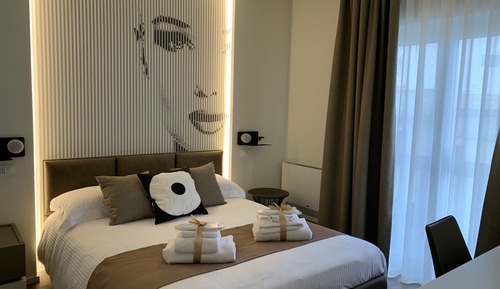Chambre Double Deluxe, non-fumeurs, salle de bains attenante (Glance)