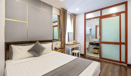 Chambre Double, 1 grand lit, non-fumeurs, vue ville