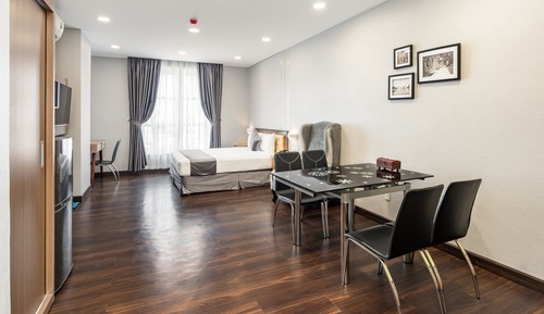 Studio Deluxe, 1 grand lit, non-fumeurs, vue ville