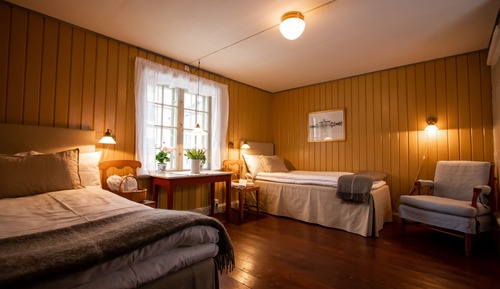 Chambre Confort avec lits jumeaux, salle de bains privée