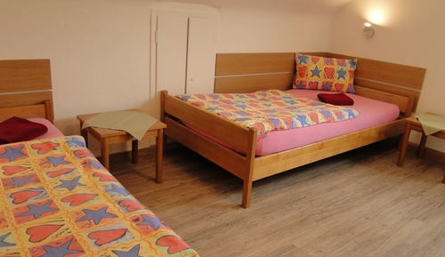 Chambre avec lits jumeaux, 2 lits une place, non-fumeurs, salle de bains commune