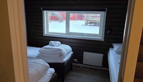 Appartement Supérieur, plusieurs lits, vue partielle sur la mer