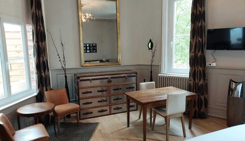 Chambre Triple, accessible aux personnes à mobilité réduite, salle de bains attenante (RDC)
