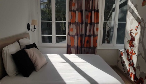 Suite, salle de bains attenante (Giverny Etage1)