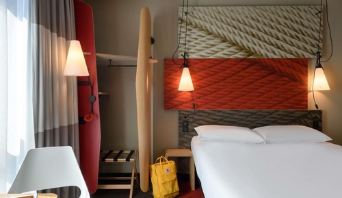 Chambre Familiale, plusieurs lits, accessible aux personnes à mobilité réduite