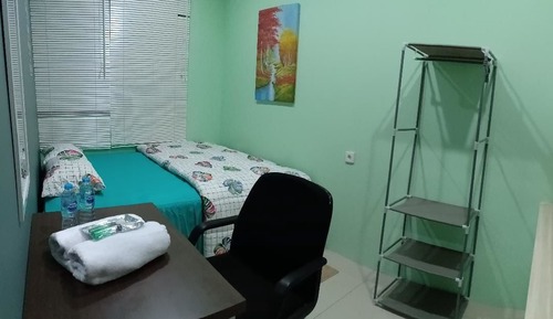 Chambre Double Standard, salle de bains commune, vue parc
