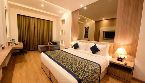 Chambre Premium, 1 très grand lit et 1 canapé-lit, non-fumeurs (with Sofabed)