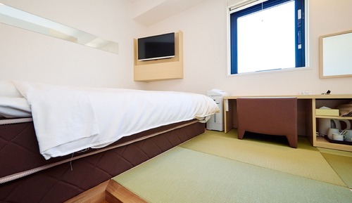 Chambre Double, non-fumeurs (Upper Floor Japanese Western)