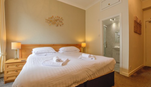 Chambre Double, 1 très grand lit