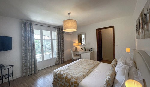 Chambre Double Supérieure (with Loggia)