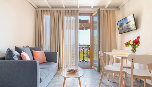 Chambre Triple, vue mer (Afros)