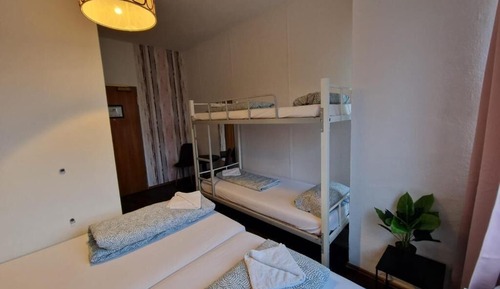 Chambre, non-fumeurs, vue jardin (6 Beds)