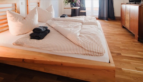 Chambre Double Exclusive, 1 très grand lit, balcon (with Extra bed)