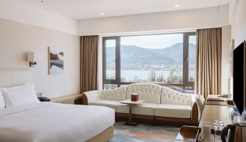 Chambre Deluxe, 1 très grand lit, vue lac