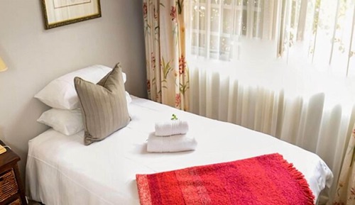 Chambre Familiale (The Kingfisher)