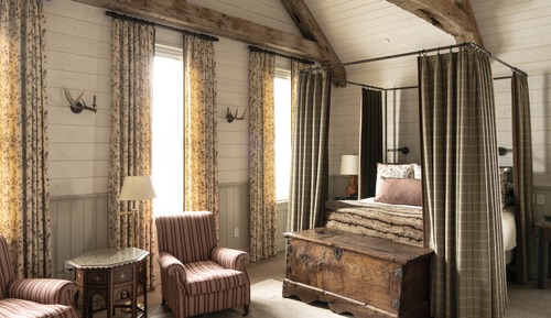 Chambre (Red Lady)