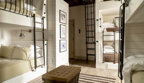 Chambre (Bunkroom)