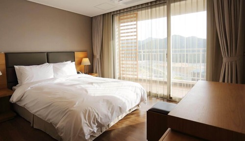 Suite Familiale, 2 chambres, coin cuisine (35 PY)