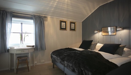 Chambre Double, salle de bains commune (Private WC)