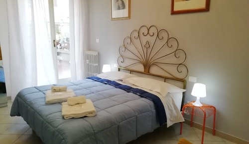 Chambre Ville, salle de bains attenante