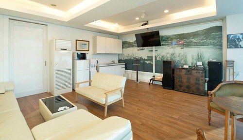 Chambre (Party Room, Unha)