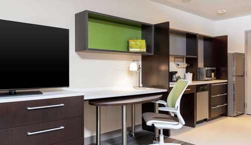 Studio, 1 très grand lit, accessible aux personnes à mobilité réduite, baignoire
