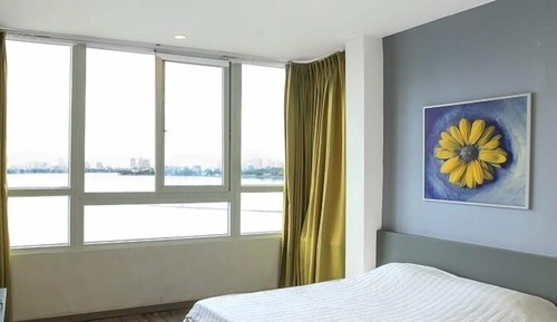 Studio Romantique, 1 grand lit, vue cour intérieure, en bord de lac