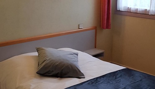 Chambre Double, salle de bains attenante
