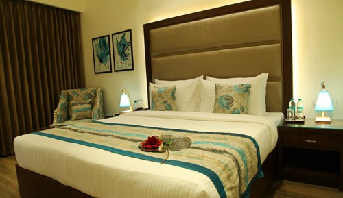 Chambre Deluxe Double ou avec lits jumeaux, 1 très grand lit