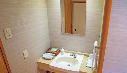 Chambre Familiale, salle de bains commune (Japanese room with Shared Bathroom)