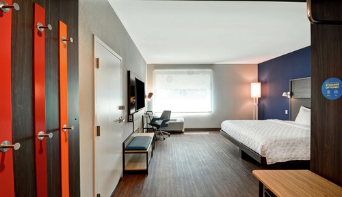 Chambre, 1 très grand lit (Roll-In Shower, Mobility & Hearing)