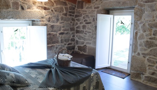 Chambre Double Supérieure, 1 lit double, salle de bains attenante, vue jardin (102 Fuente)