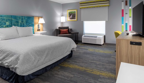 Chambre, 1 très grand lit, accessible aux personnes à mobilité réduite, non-fumeurs (Bathtub)