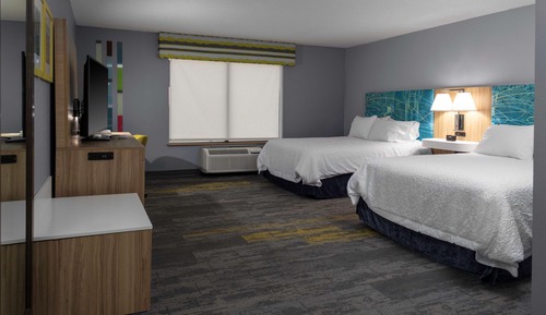 Chambre, 2 grands lits, accessible aux personnes à mobilité réduite, non-fumeurs (Roll-In Shower)