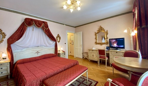 Chambre Triple Supérieure, plusieurs lits, balcon, vue montagne