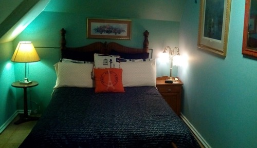 Chambre, salle de bains privée (Blue room getaway)