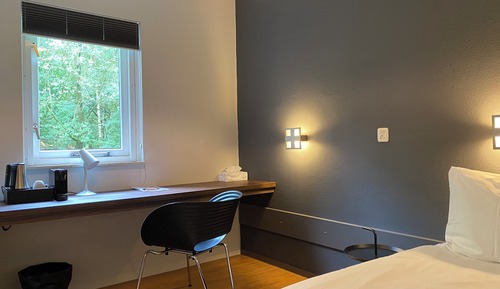 Chambre Simple, 1 grand lit 1 place, vue jardin