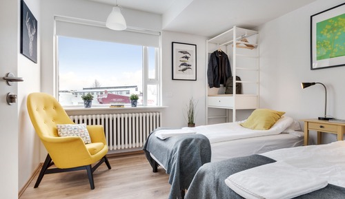 Chambre Familiale, salle de bains commune