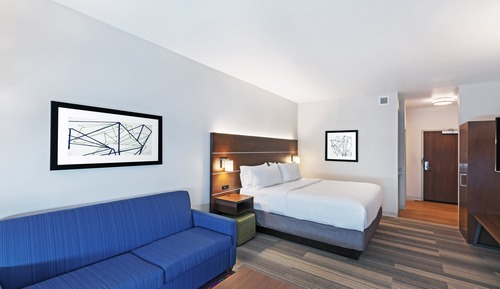 Suite, 1 très grand lit et 1 canapé-lit (Communications)