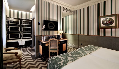 Chambre Double Classique (Interior)