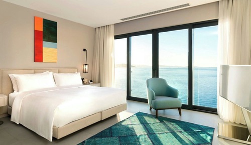 Deluxe Seaview with Sofa