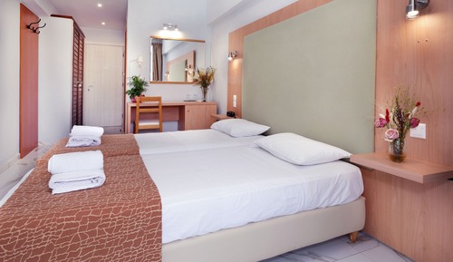 Chambre Standard Double ou avec lits jumeaux, vue partielle sur la mer