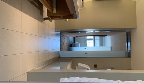 Suite, 1 très grand lit et 1 canapé-lit