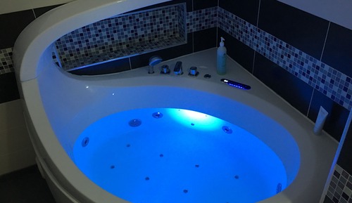 Chambre Familiale, 2 chambres, baignoire à jets