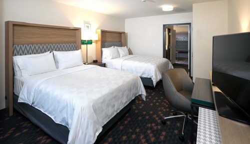 Chambre Standard, 2 grands lits, accessible aux personnes à mobilité réduite (Mobil, Tub)