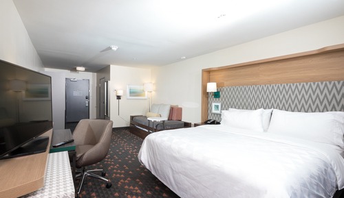 Chambre Standard, 1 très grand lit et 1 canapé-lit