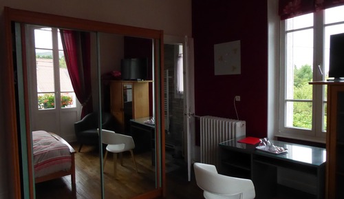 Chambre Double Tradition, salle de bains attenante, vue jardin