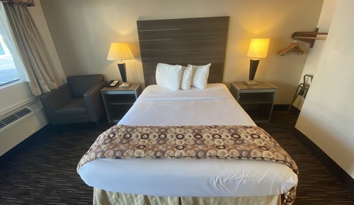Chambre, 1 grand lit, accessible aux personnes à mobilité réduite, non-fumeurs