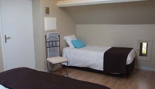 Chambre Triple, salle de bains privée