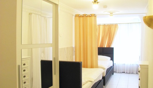 Chambre Double, salle de bains privée, vue ville (5)